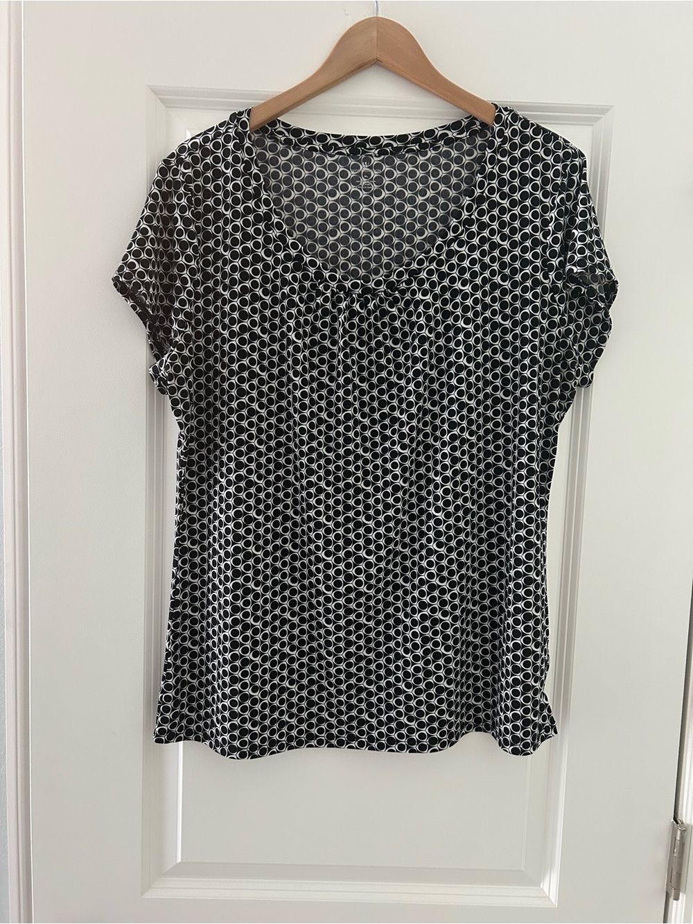 Worthington Black & White Geometric Short Sleeve Tee